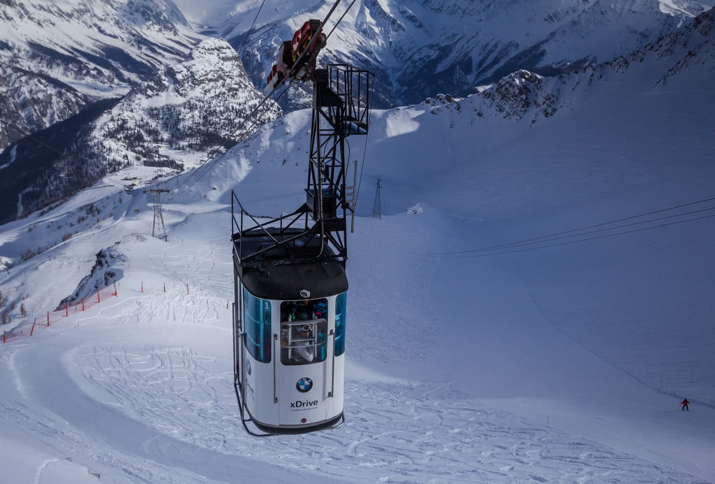 The BMW cable car to the Arp Viewing Platform from Courmayeur