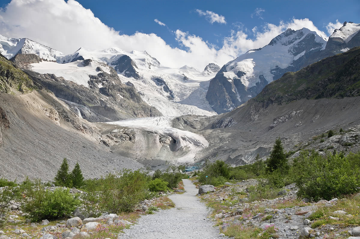 Trail to Morteratsch glacier