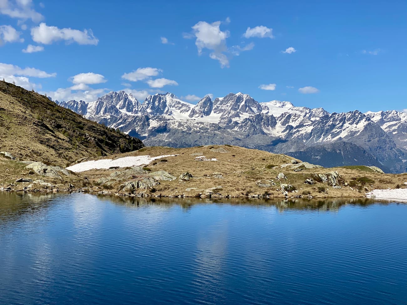 Piz Bernina - una de las montañas más cerca a nosotros