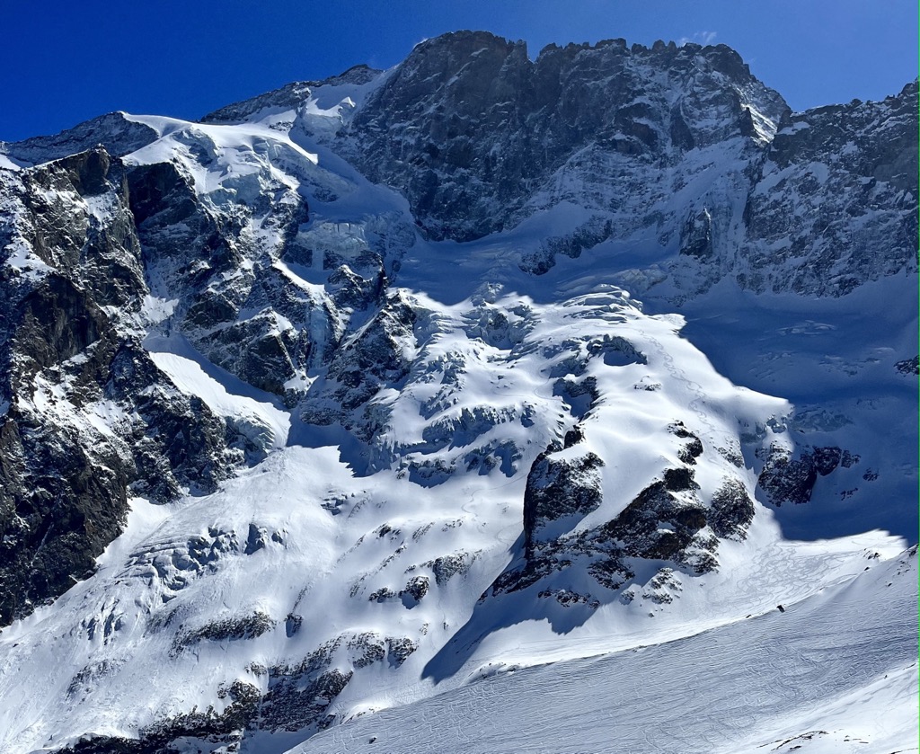 The Secrets to Finding the Best Snow Off-Piste. ski tracks. Photo: Sergei Poljak