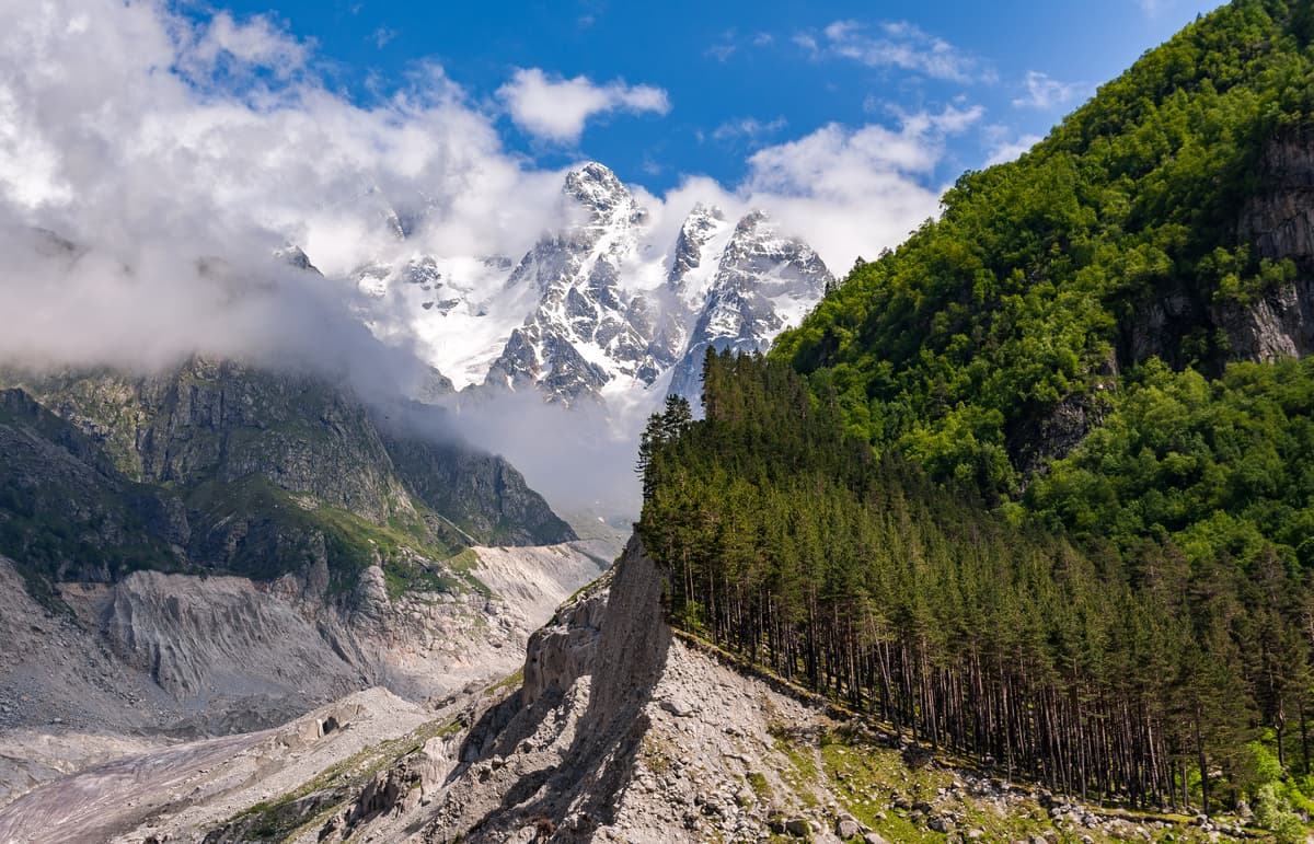 Karaugom glacier. Alania National Park