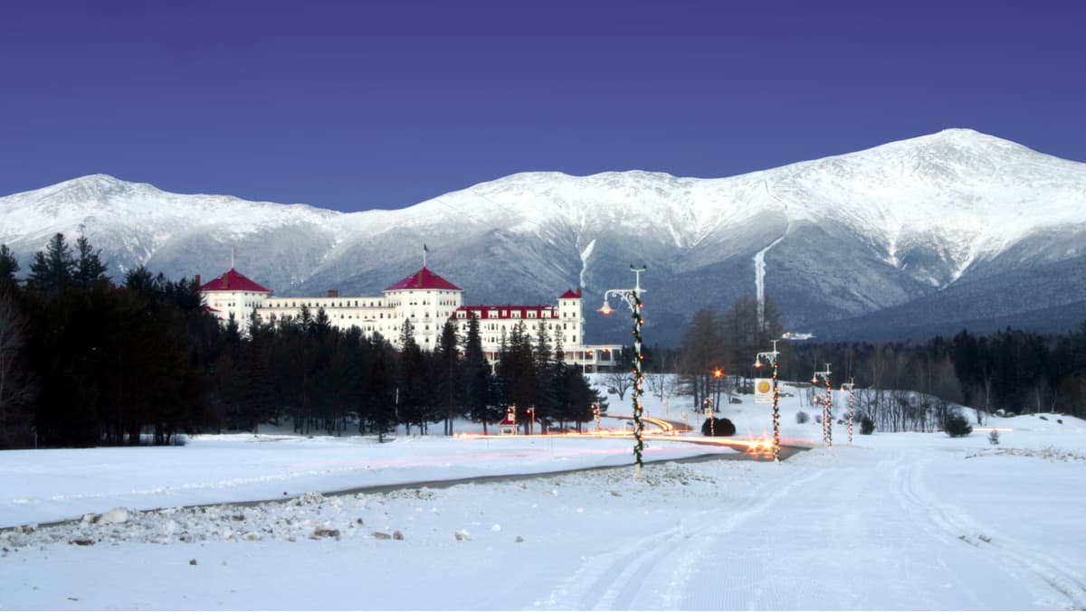 Mount Washington Hotel, Bretton Woods, Mount Jefferson (l), Mount Washington (r)