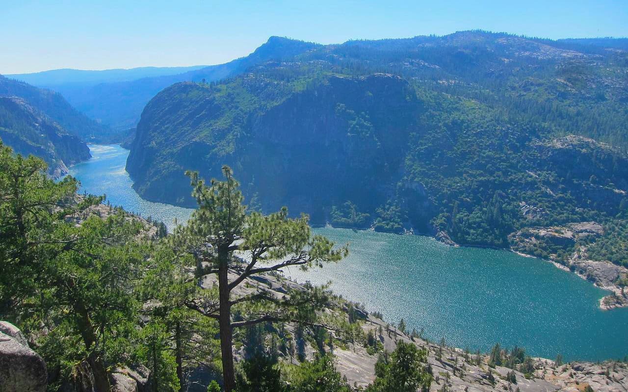 Donnell Lake. Carson-Iceberg Wilderness