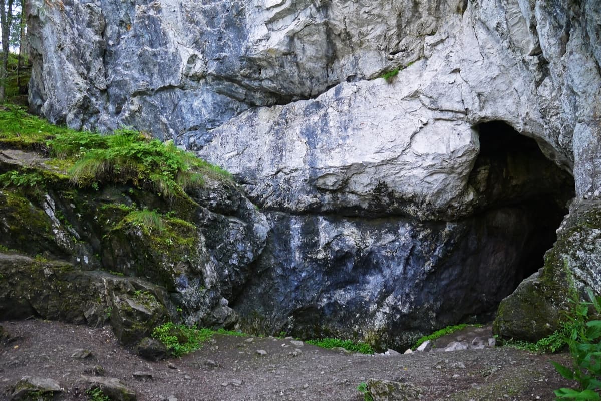 Arakaevskaya Cave. Deer Brooks Nature Park