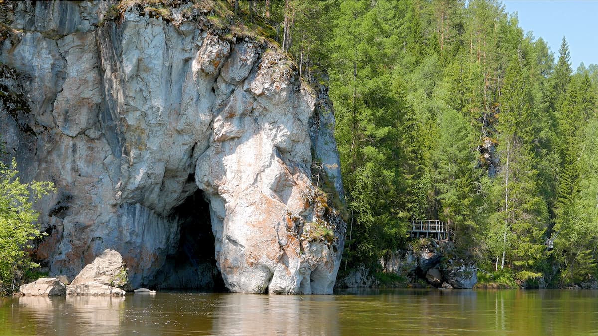 Cave. Deer Brooks Nature Park
