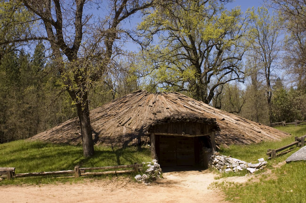 American indian, Miwok tribal roundhouse, for religious meetings and ceremonies