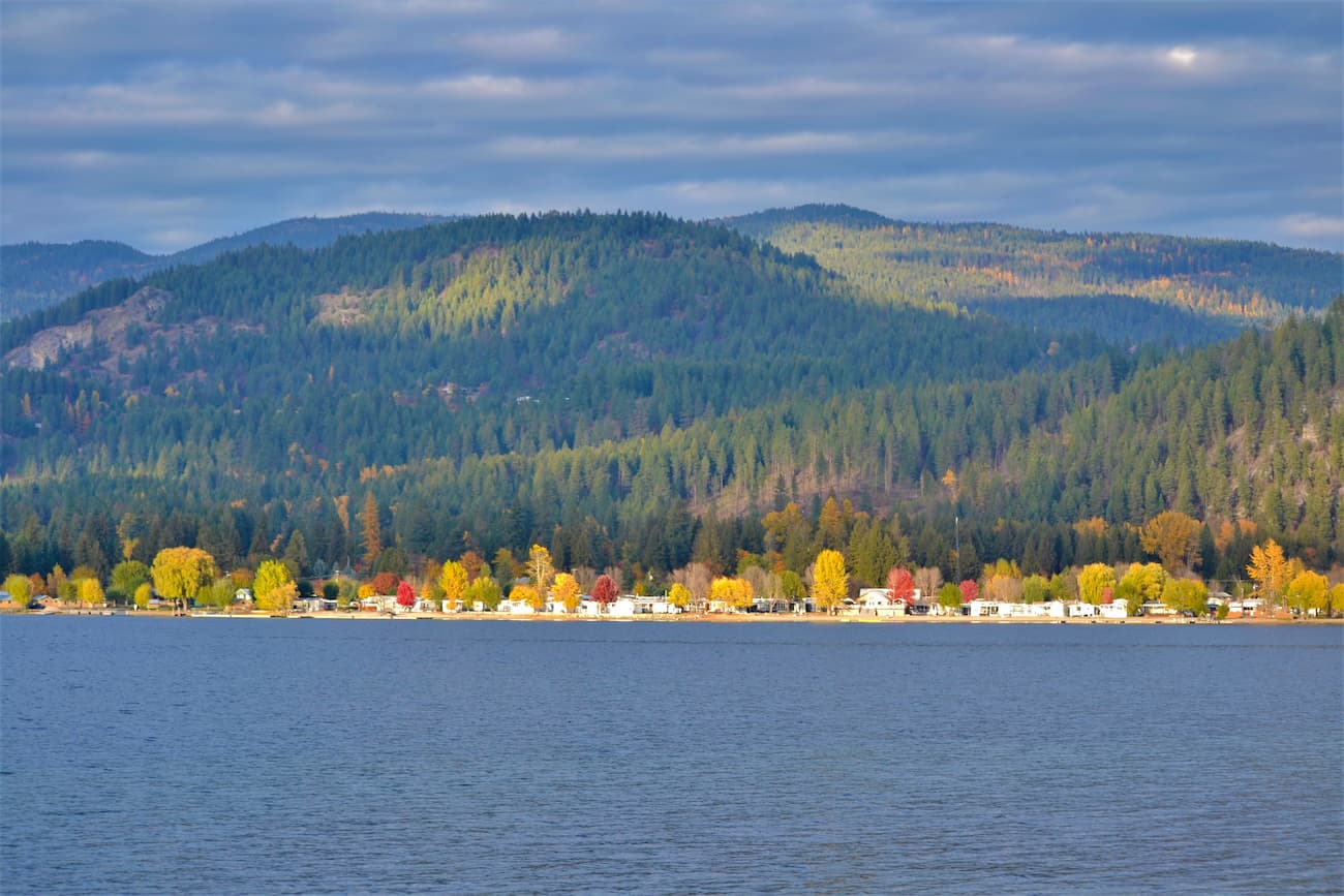 Christina Lake. Gladstone Provincial Park