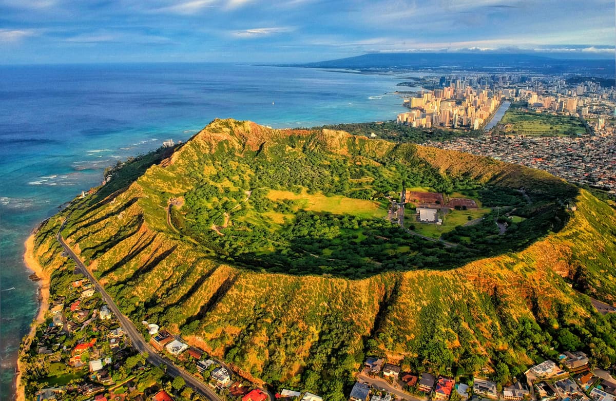 peak tourism hawaii