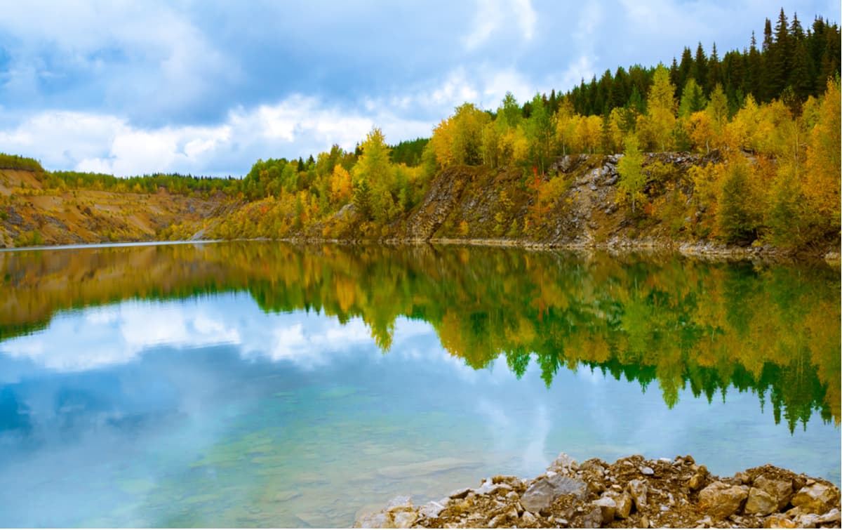 Blue Lake, Morozovsky quarry in the environs of Alexandrovsk