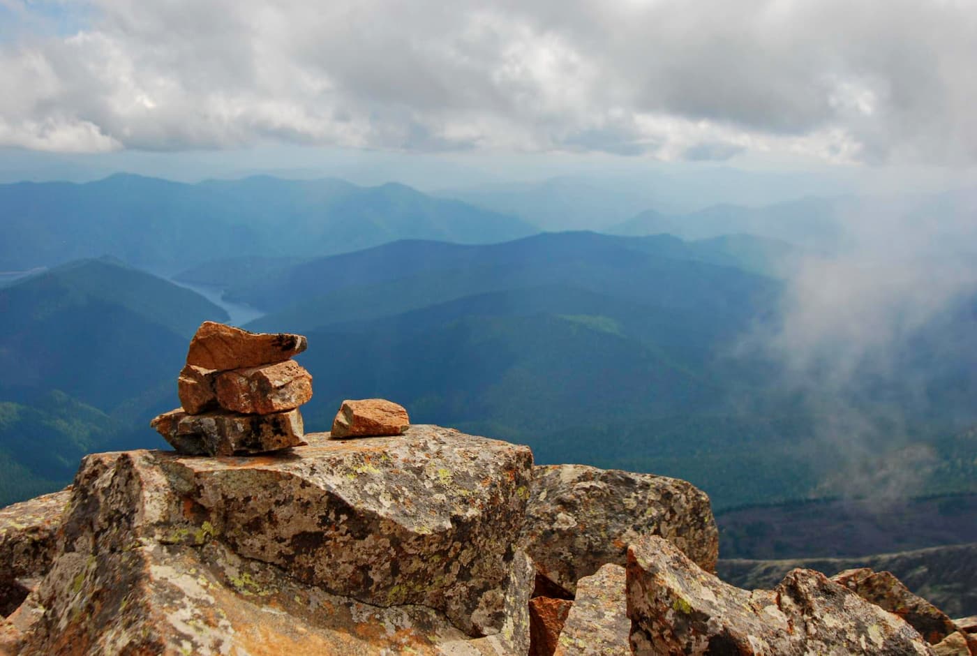 Views off the top of Little Borus. Shushensky Bor passage
