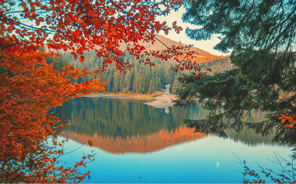 Lake Synevyr. National Nature Park Synevyr