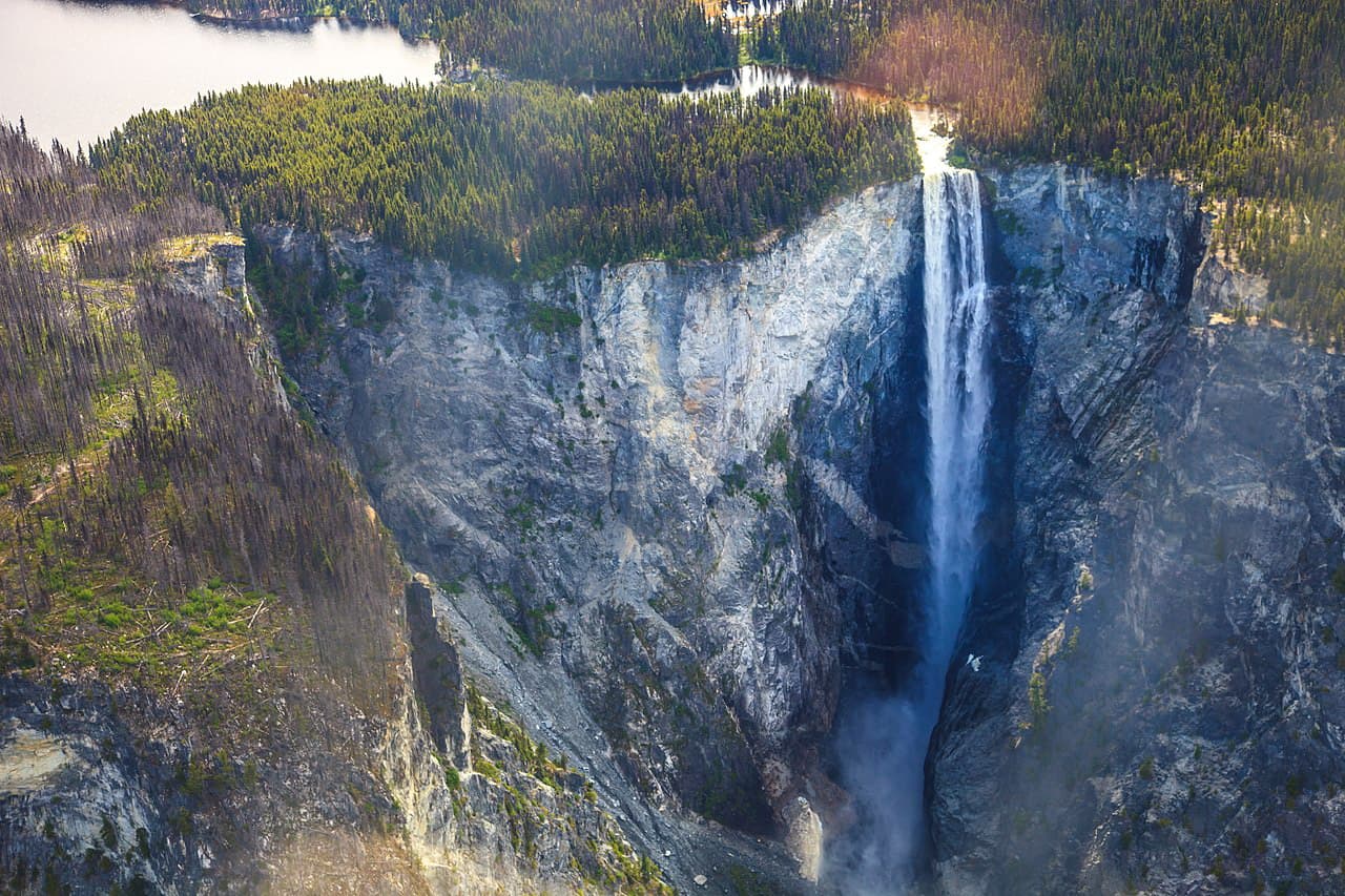 Hunlen falls. Tweedsmuir Provincial Park