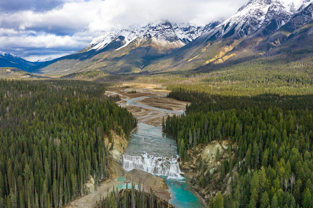 Kicking Horse river. Yoho National Park British Columbia. Van Horne Range