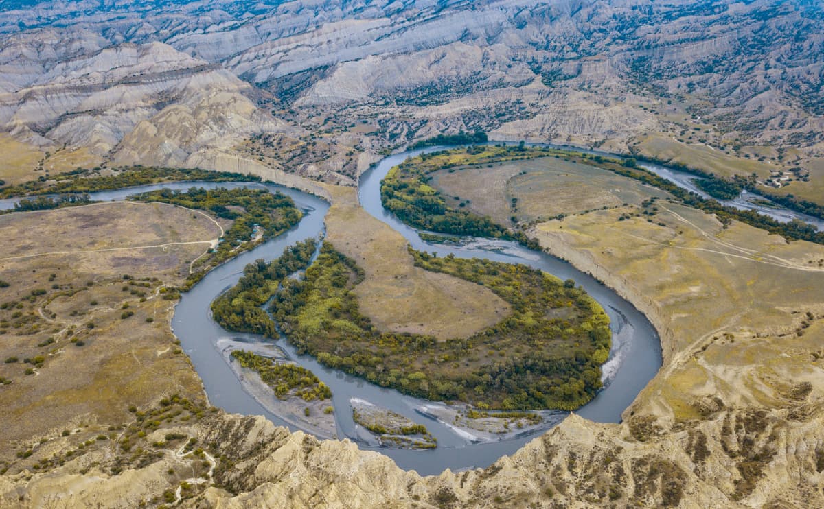 Oreshnikovy Bay on the Alazani River. Vashlovani National Park