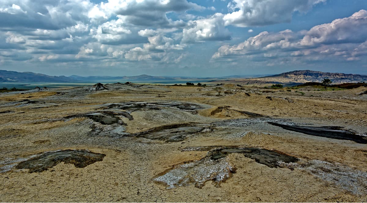 Mud volcanoes Takhti-Tepa and Kilakupra