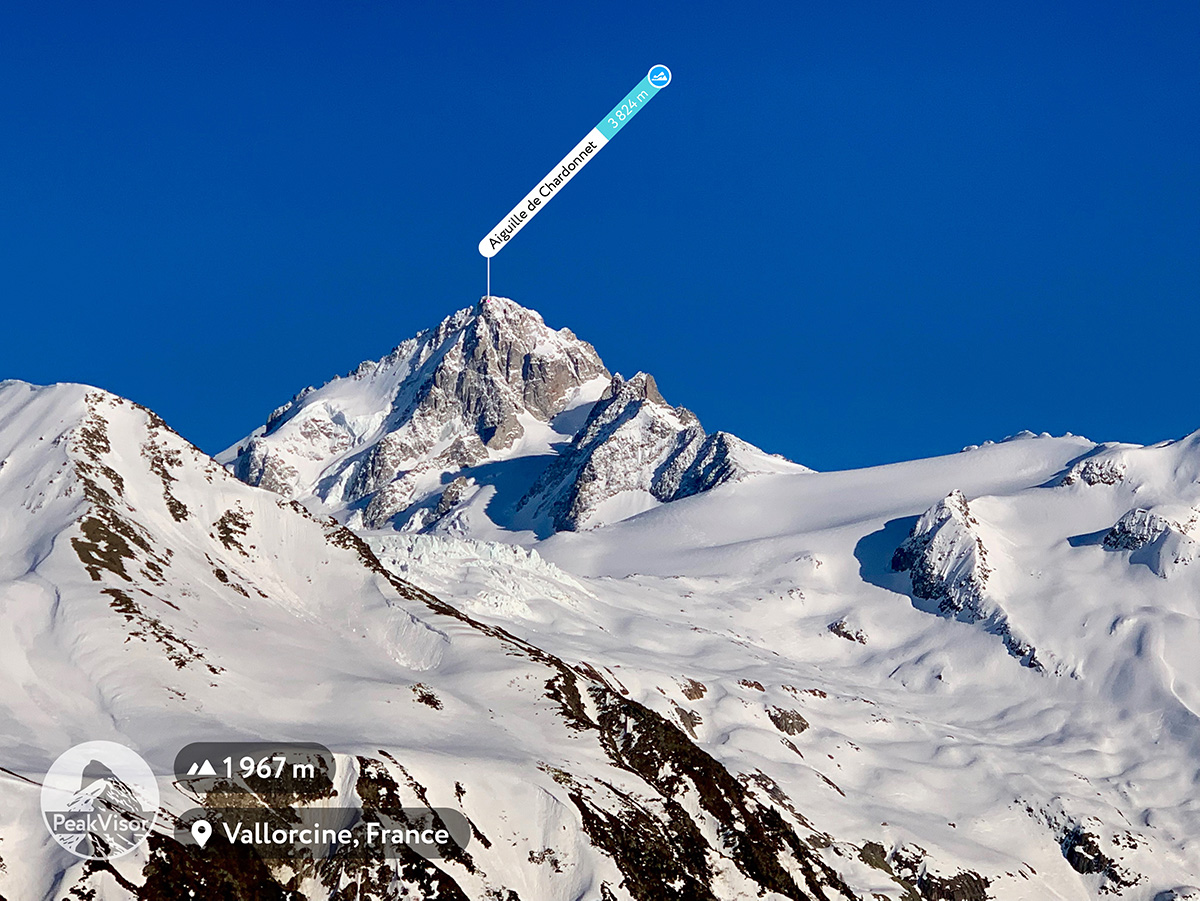 Aiguille de Chardonnet in Frankreich, identifiziert mit der PeakVisor-App