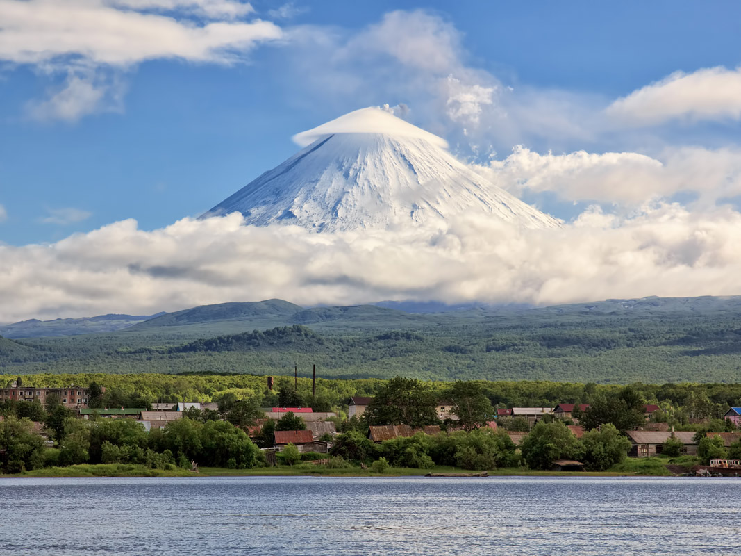 Cloud above Klychevskaya Sopka