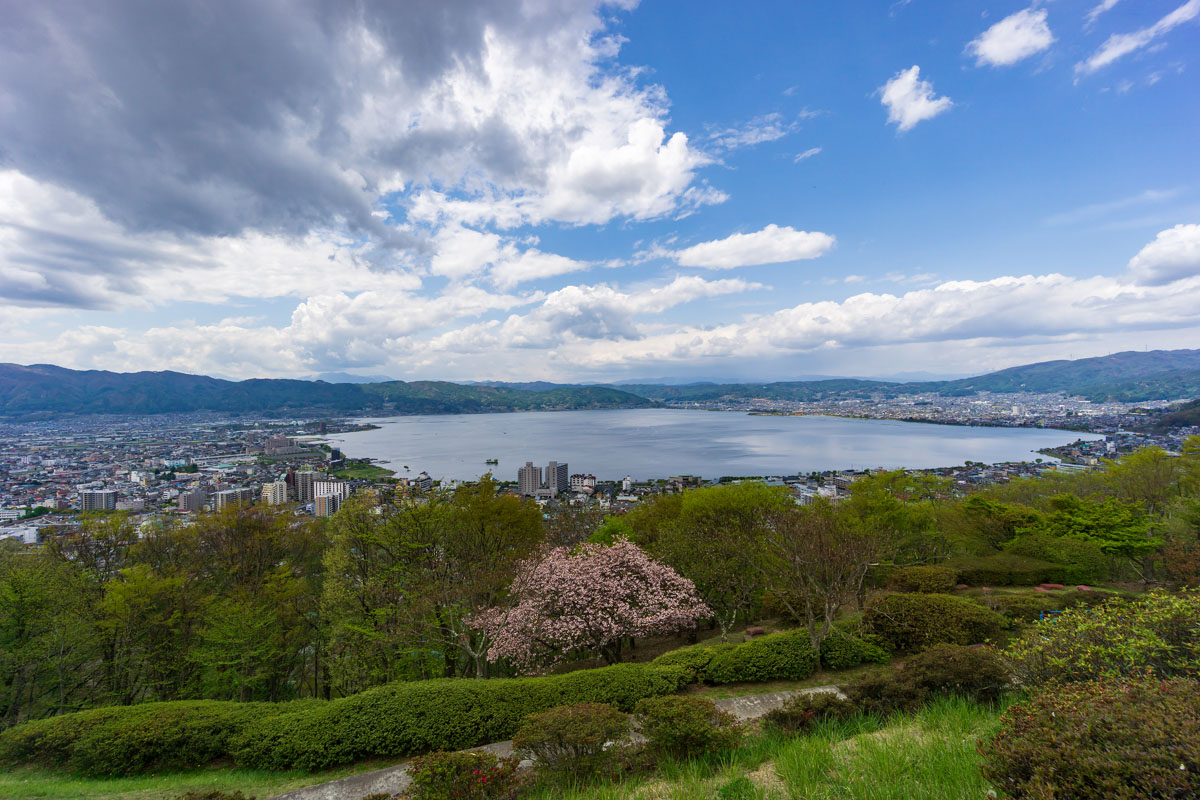 Suwa lake