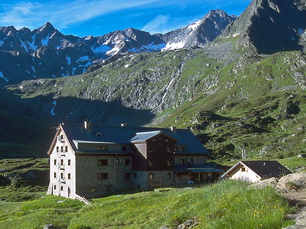 Photo №2 of Franz-Senn-Hütte