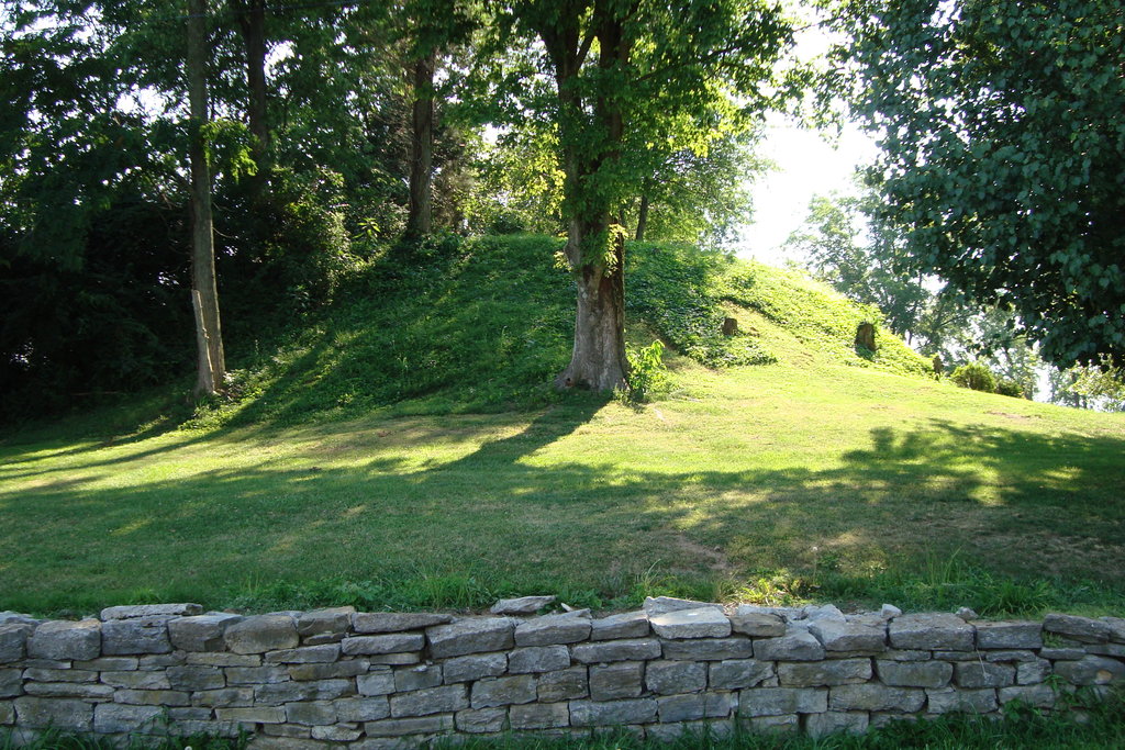 Cumberland Plateau   RoundHillKentuckyMound 