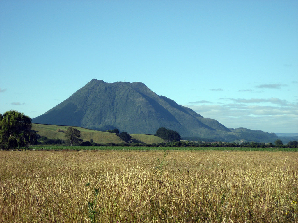 Photo №1 of Putauaki / Mount Edgecumbe
