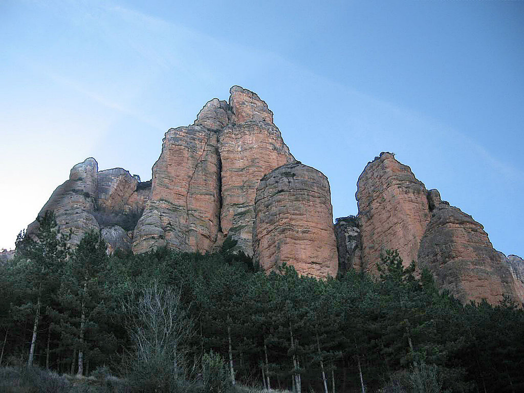 Фамилия гора. La Pena горы. Large Rock.