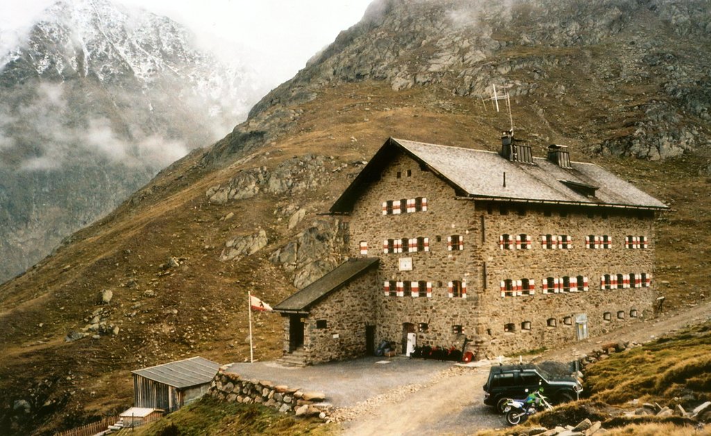 Photo №2 of Martin-Busch-Hütte