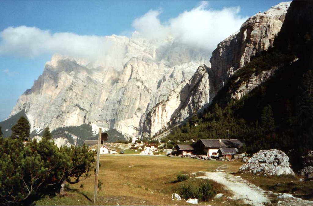 Photo №5 of Ütia de Scotoni - Scotoni-Hütte - Rifugio Scotoni