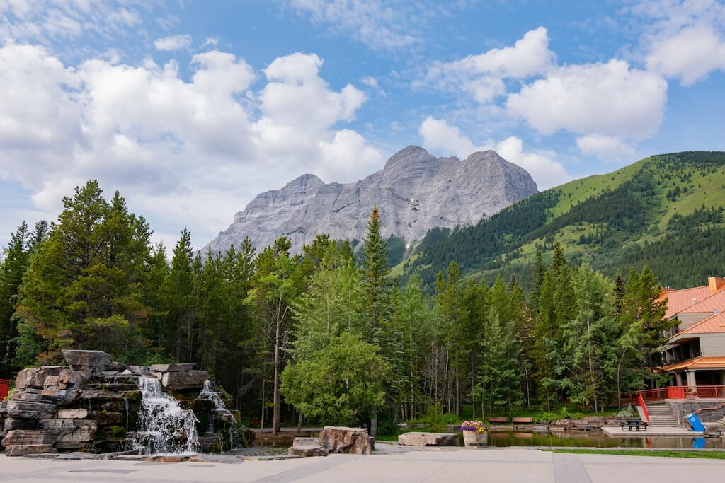 Kananaskis Mountain Lodge, Beehive Natural Area, Alberta