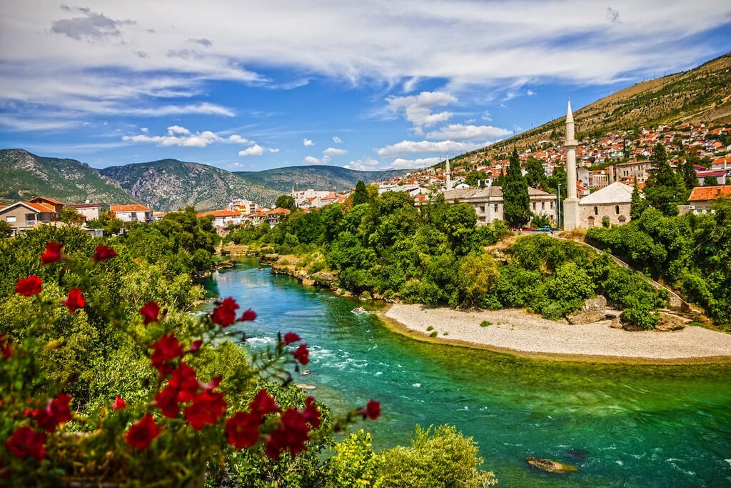 The Complete Guide on How to Move to Bosnia and Herzegovina permanently & pros and cons