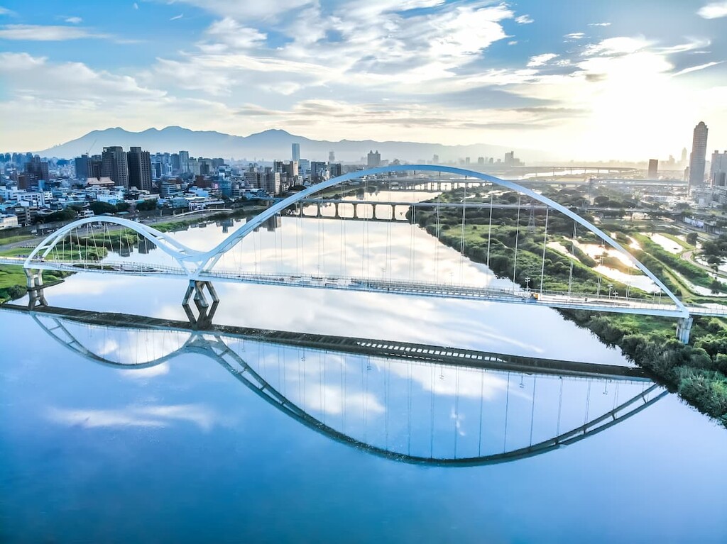 Crescent Bridge - landmark of New Taipei, Dajianhou Mountain Special Scenic Area