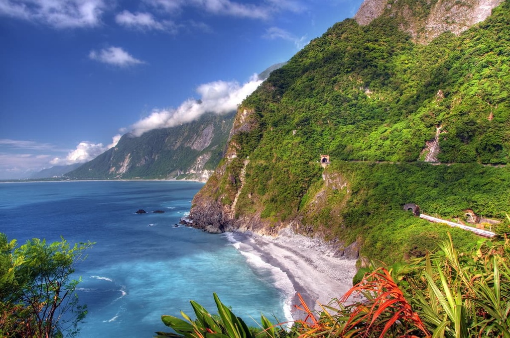 Cingshui Cliff on Suhua Highway, Hualien, Taiwan