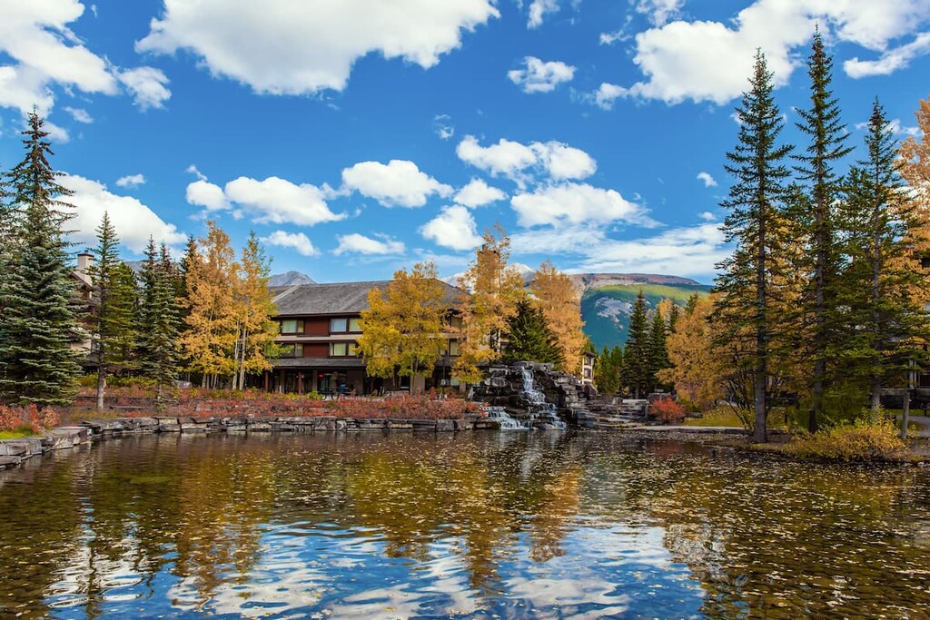 Shallow lake , Kananaskis Country, Canada