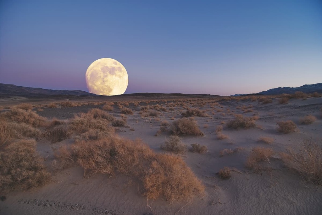 moon, Mojave National Preserve, California