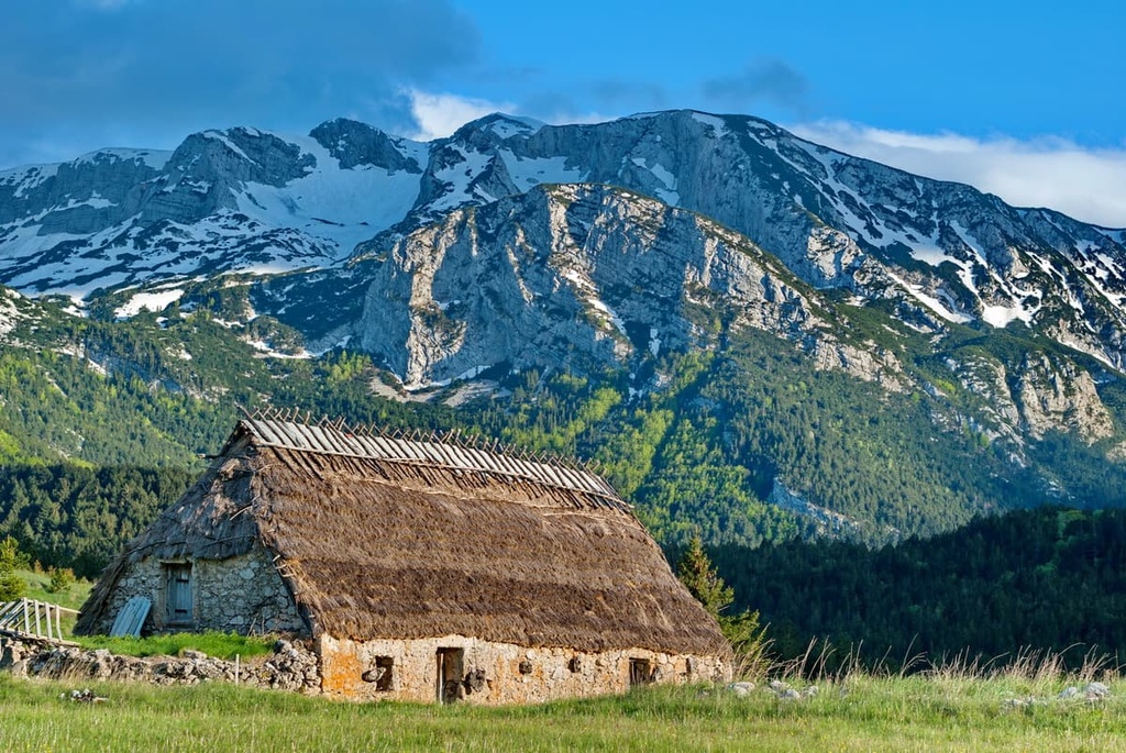 Old house, Čvrsnica, Nature Park Blidinje, Bosnia and Herzegovina