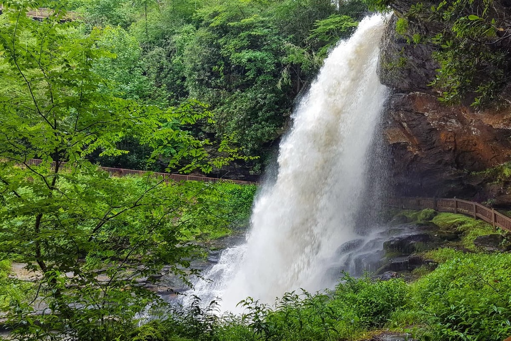 Dry Falls, North Carolina