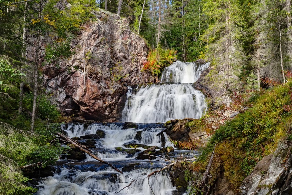 Mäntykoski Waterfall, Paanajärvi National Park, Russia