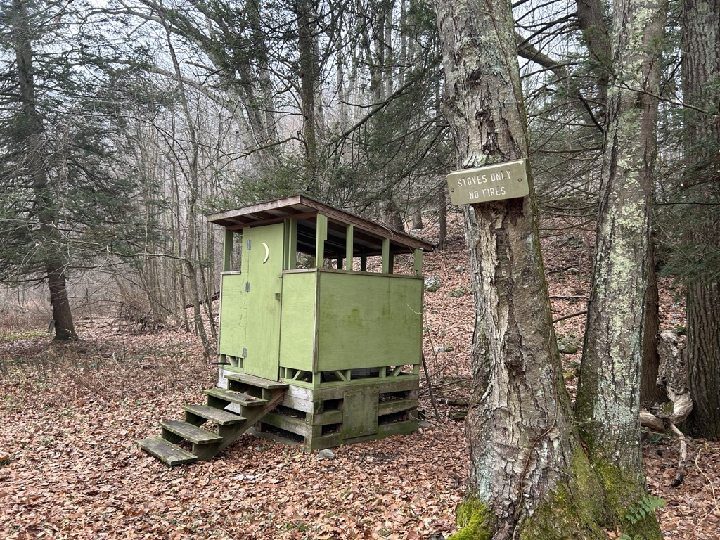 184618933932348-hut
