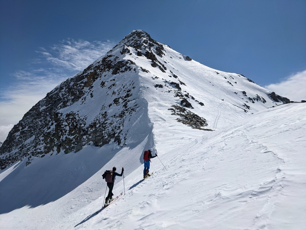 Ski touring near the Fanellhorn’s summit. Adula Alps