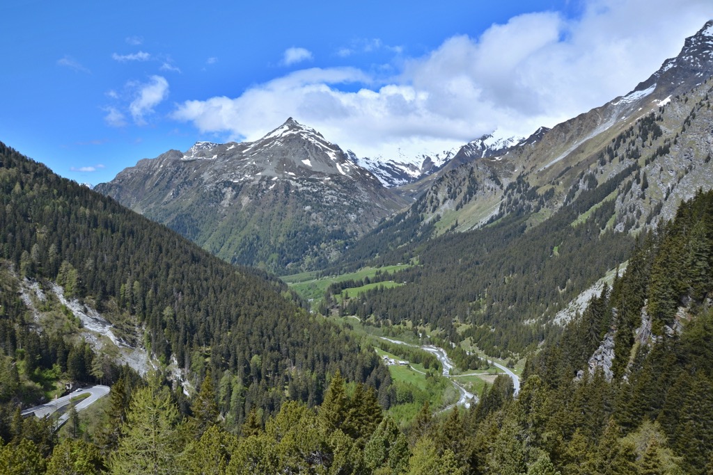 The Malojapass (1,815 m / 5,955 ft) has been in use for over 2,000 years. Albula Alps