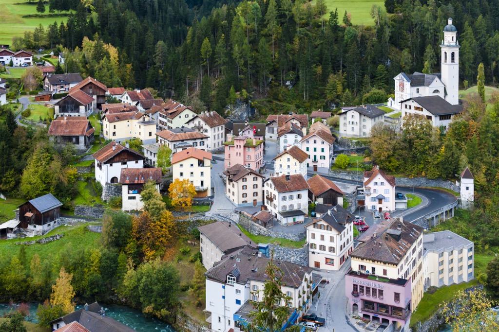 Tiefencastel, the former capital of the Albula district. Albula Alps