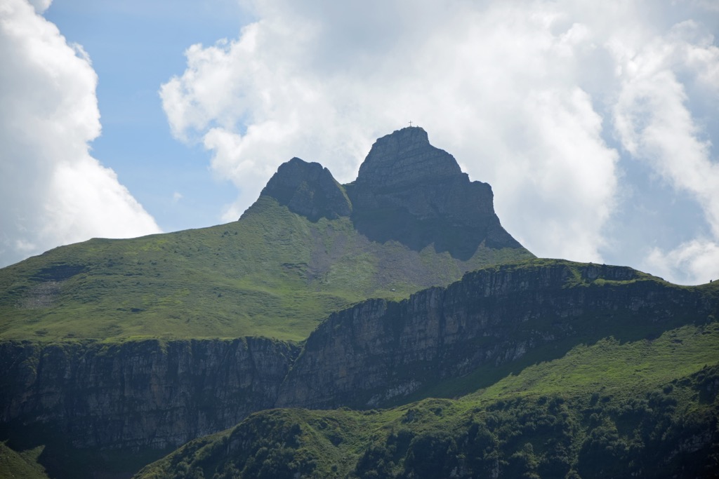 Bands of limestone from different formations can be seen on the northern face of Damülser Mittagspitze (2,095 m / 6,883 ft). Bregenz Forest Mountains