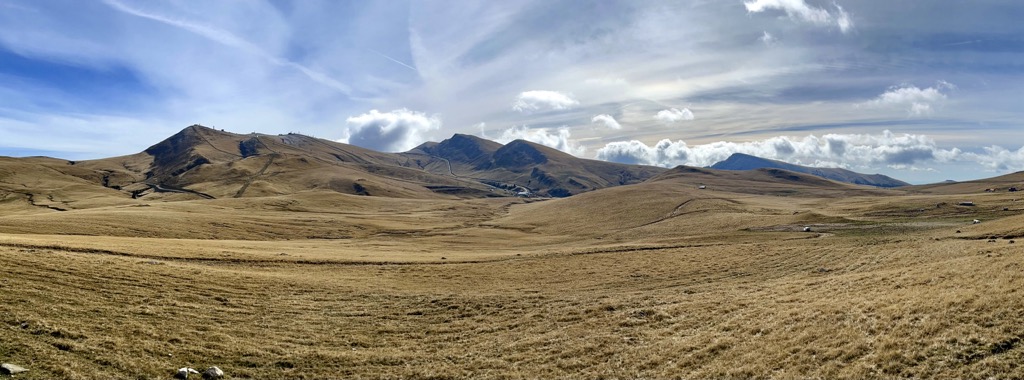 Valea Soarelui, seen from the top of the Bucegi Plateau