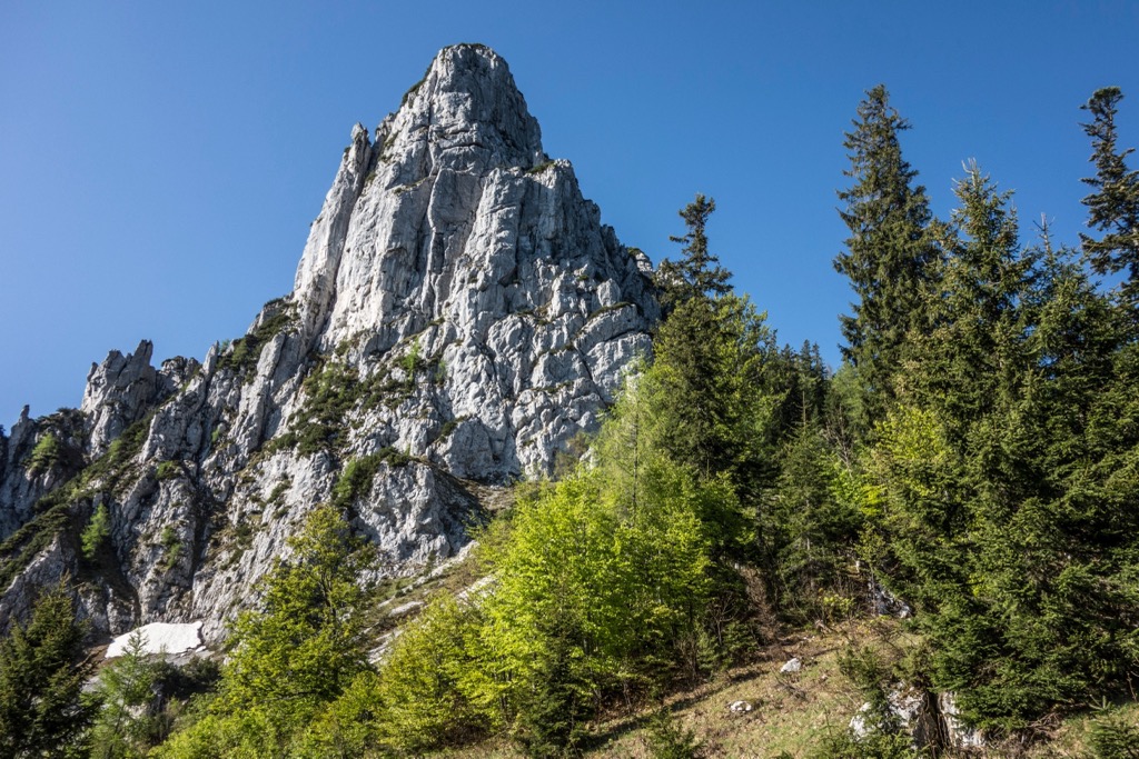 Many of the Chiemgau Alps’ most dramatic summits, like Hörndlwand, are composed of Wetterstein limestone. Chiemgau Alps