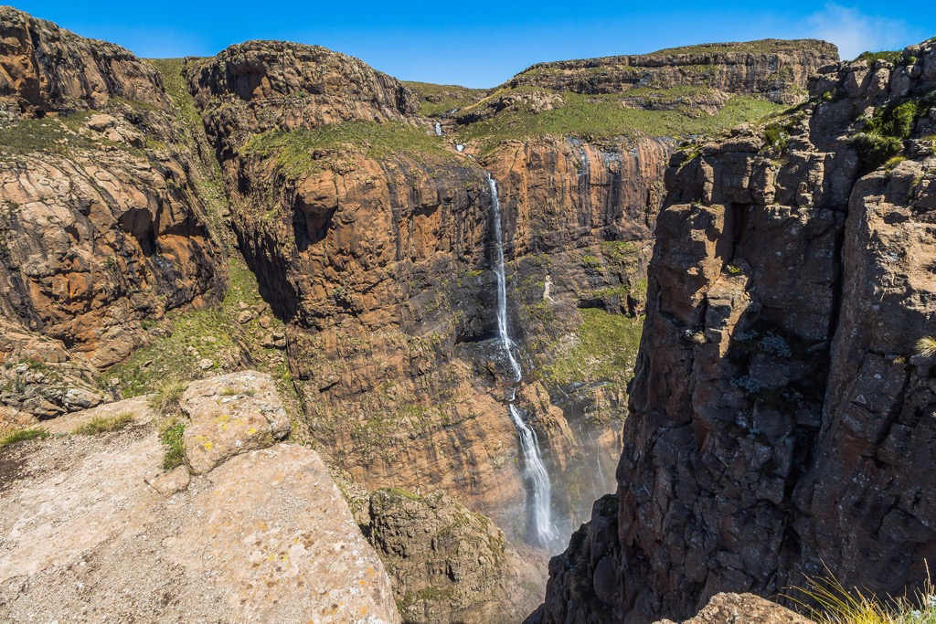 Tugela Falls is one of the world’s proudest waterfalls, with a vertical drop of 983 m (3,225 ft). Drakensberg Mountains