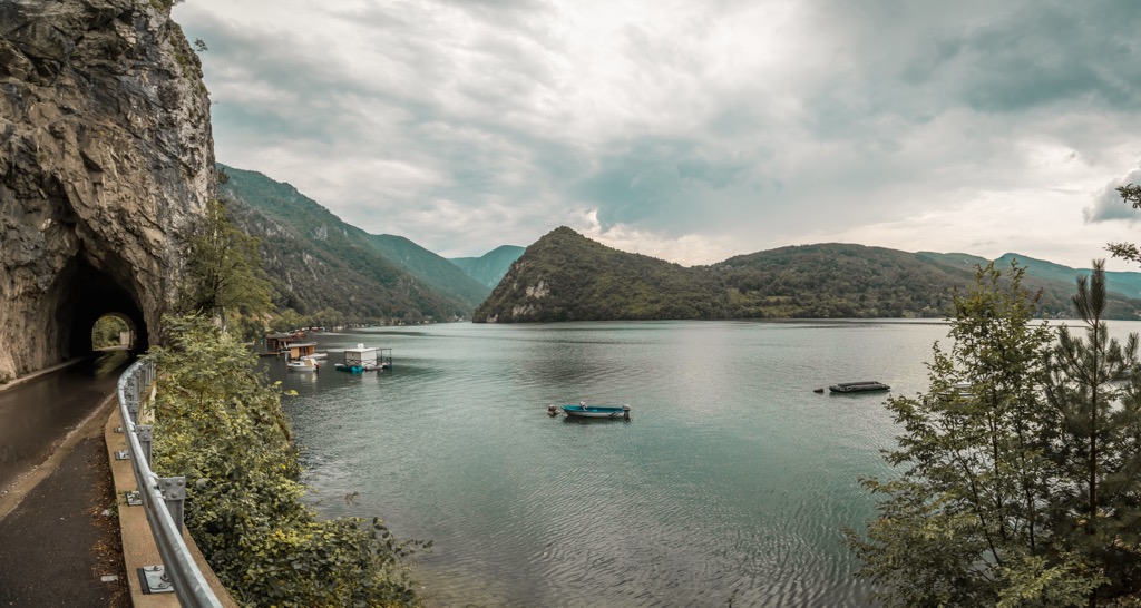 Lake Perućac. Drina National Park