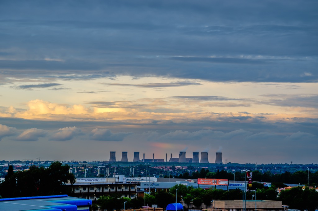 Kempton Park is heavily industrialized; here, you can see the city’s power station and its urban sprawl, which has significantly damaged large swathes of the native highveld. Ekurhuleni Metropolitan Municipality