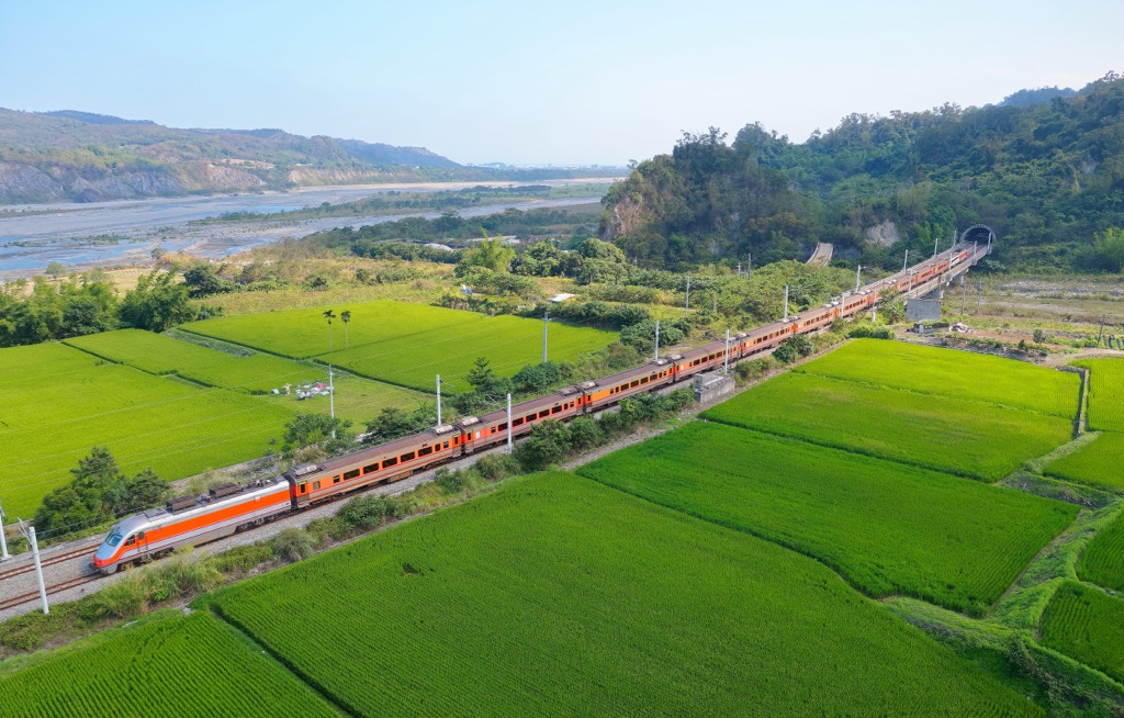 Express train, TRA, Taitung, Taiwan