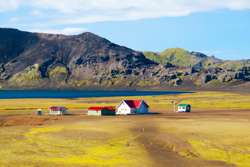 The Álftavatn Hut by Álftavatn Lake. Fjallabak Nature Reserve