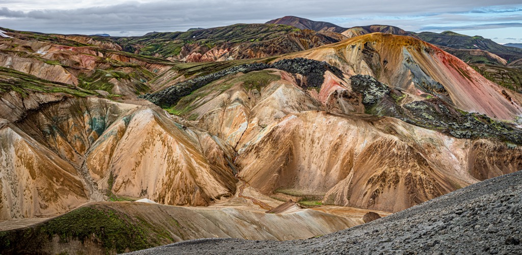 Brennisteinsalda is easily recognizable, even when surrounded by Fjallabak’s other rhyolite mountains. Fjallabak Nature Reserve